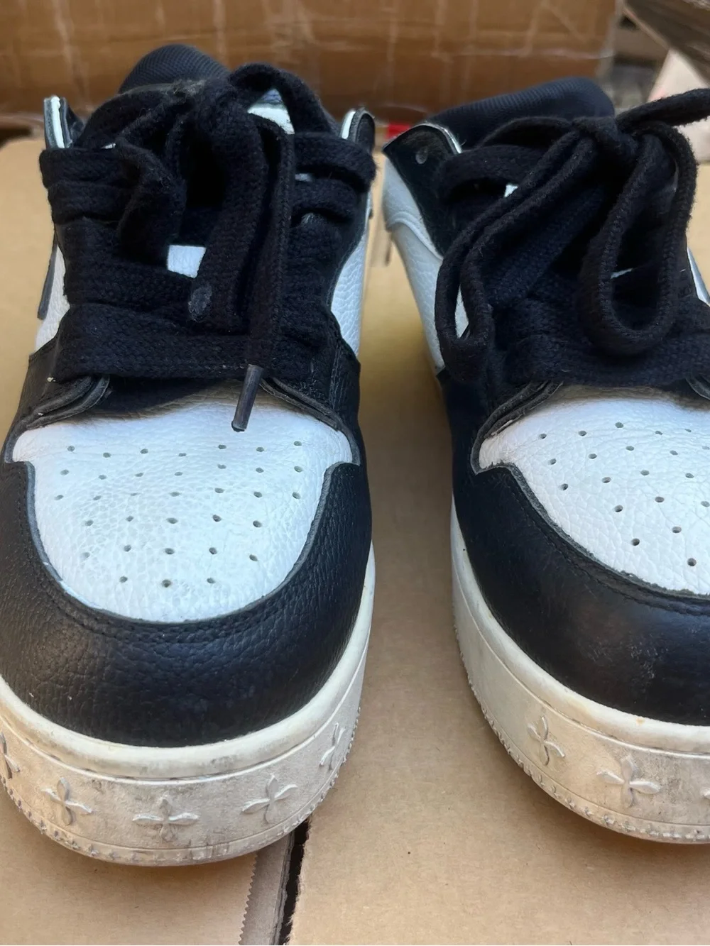 SMFK black and white sneakers